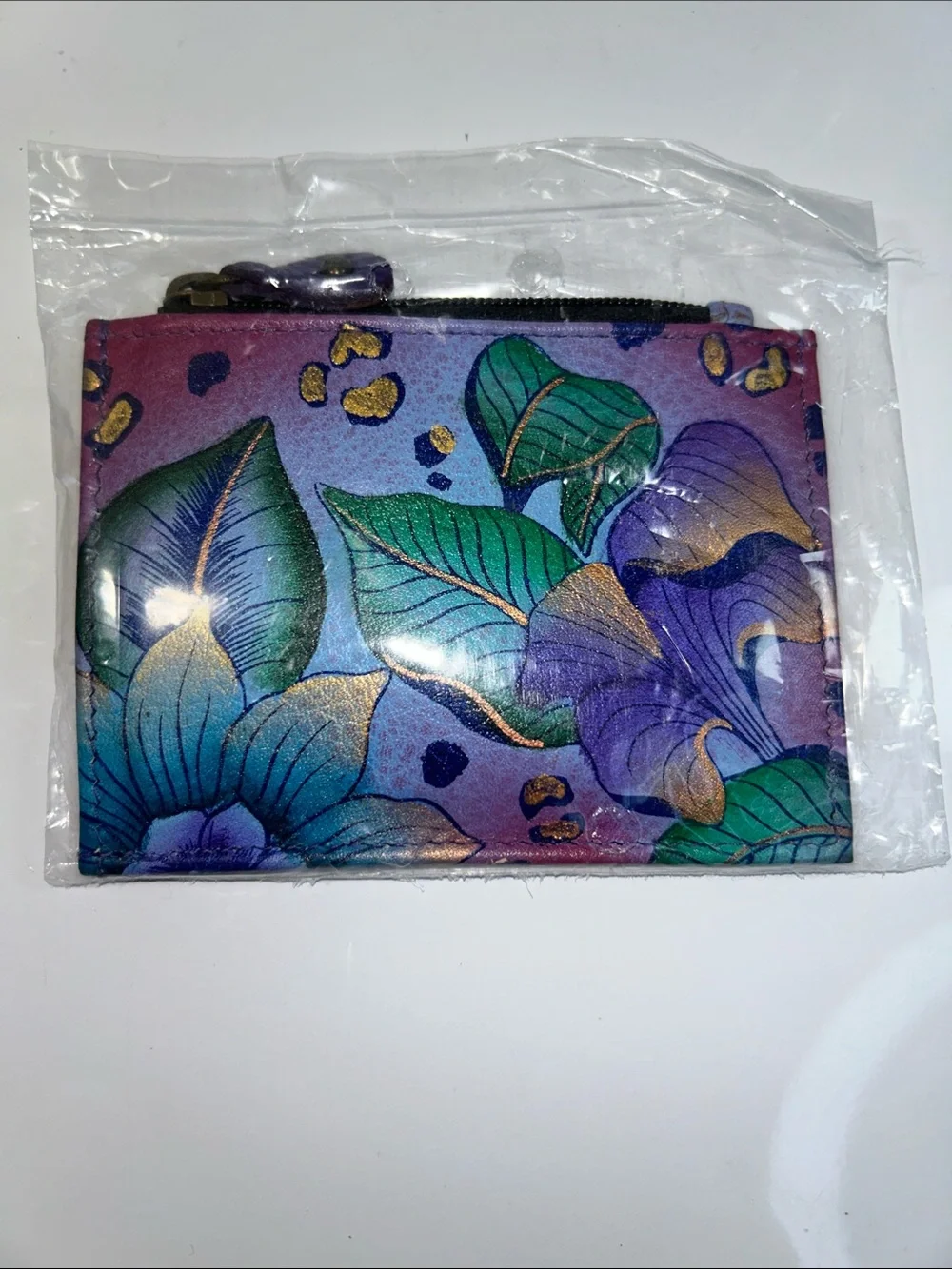 Anuschka new tags